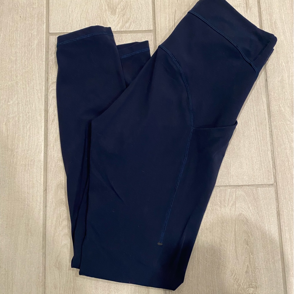 Lululemon Power Thru High Rise tight 28 length size 8 navy blue